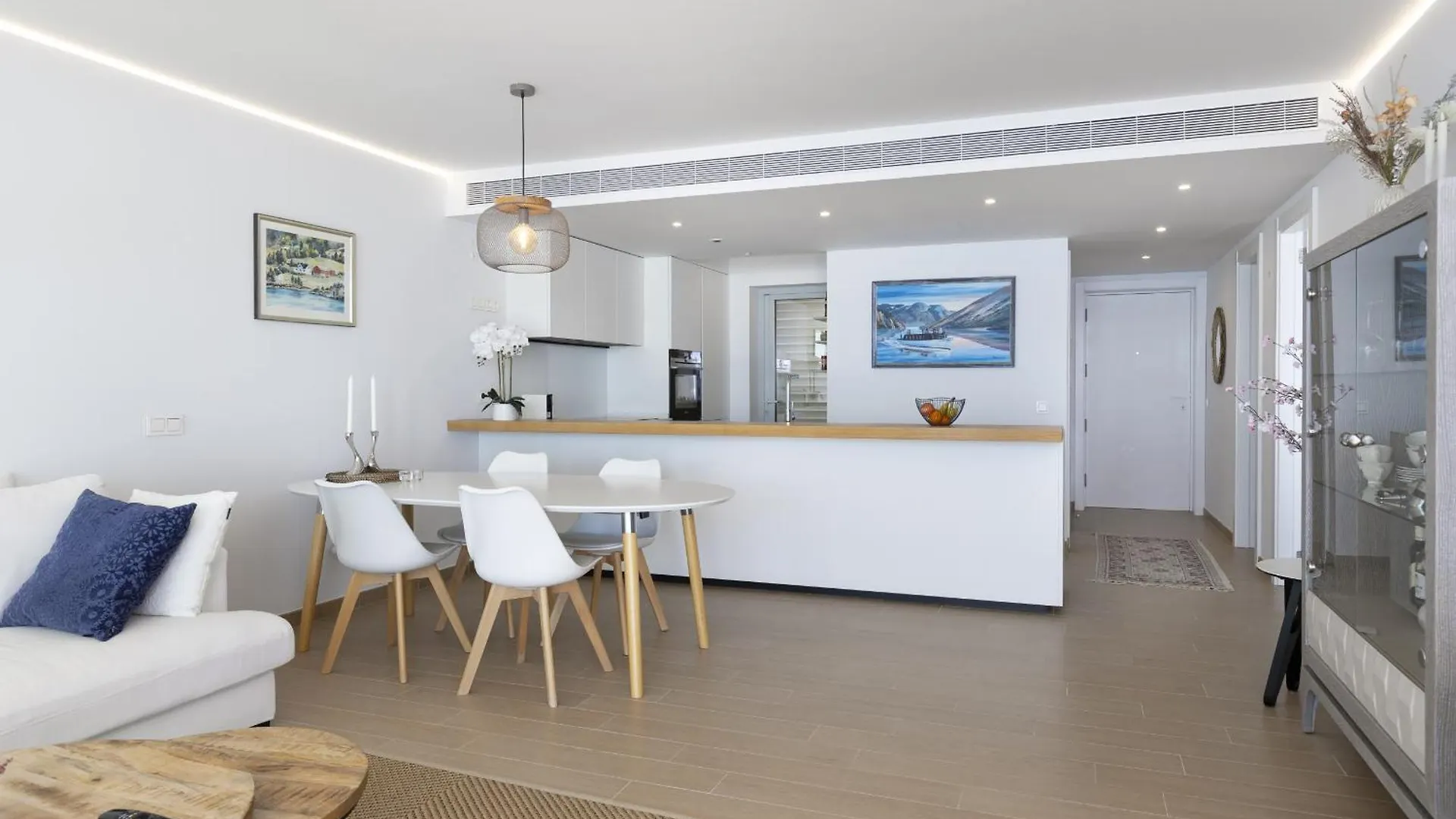 Stunning Seaside Apartment In Carvajal Beach Fuengirola 0*,  Španělsko