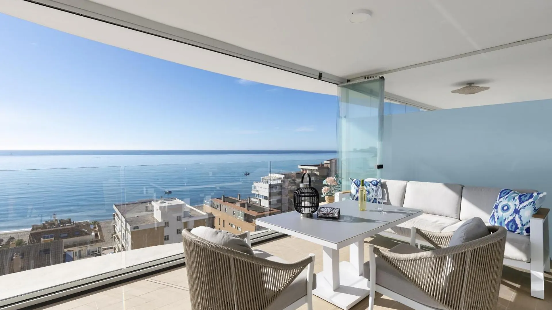 Stunning Seaside Apartment In Carvajal Beach Fuengirola