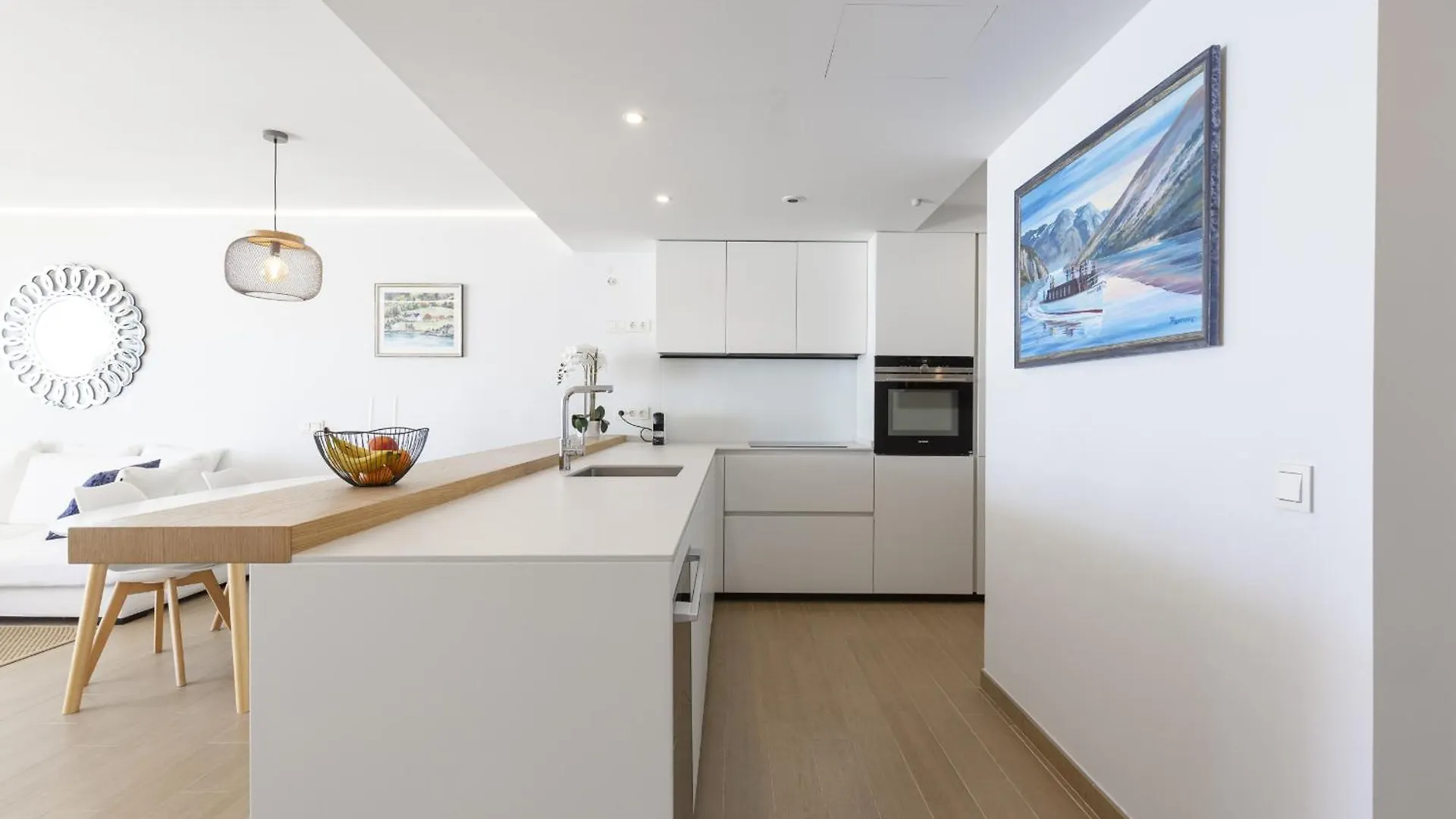 Stunning Seaside Apartment In Carvajal Beach فوينخيرولا إسبانيا