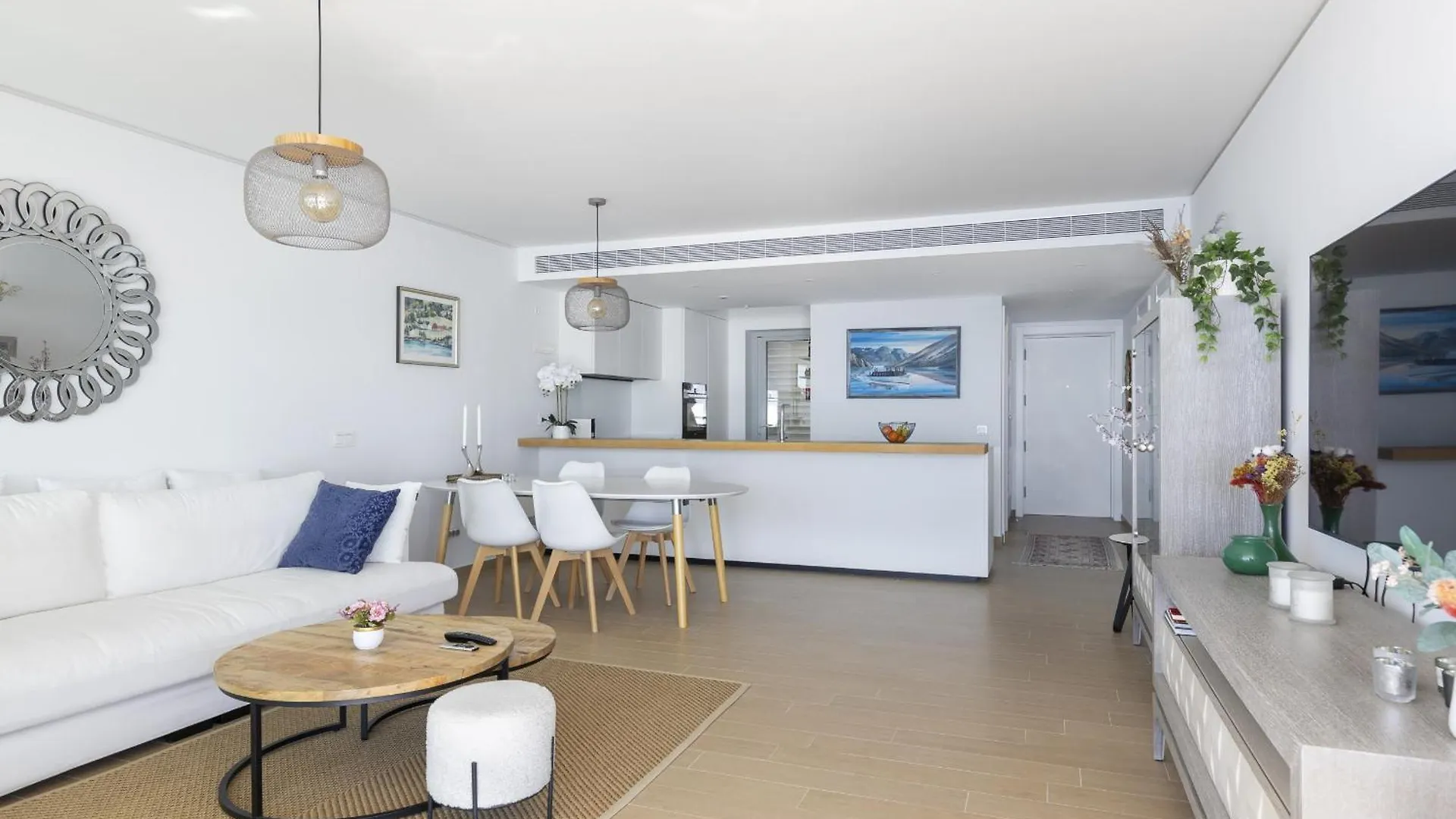 Stunning Seaside Apartment In Carvajal Beach Fuengirola